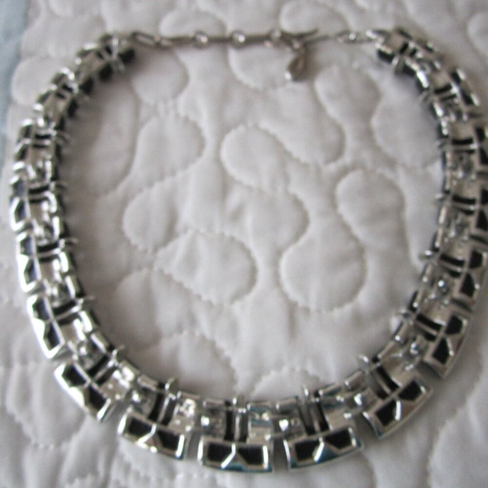 Vintage Lisner Choker Necklace - Silvertone and Black Enamel - Picture 2 of 6